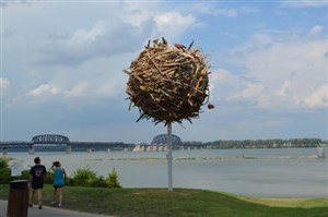 River Monument (Glomus)