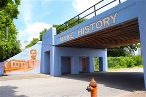 Russell Railroad Gateway Mural (Magazine St)