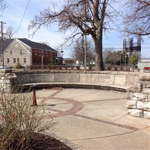 Ruff Memorial Fountain/Wheelmen's Bench